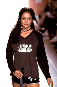GilrsRuleSpringSummer2000NewYorkFashionWeek0.jpg