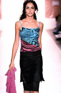 GilrsRuleSpringSummer2000NewYorkFashionWeek6.jpg