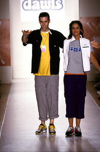 GilrsRuleSpringSummer2000NewYorkFashionWeek9.jpg