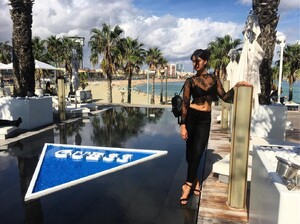 LMakhu - Guess - 2017-10-10_1080x809.jpg