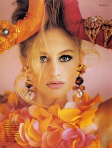 L'Officiel_March1991_224.jpg