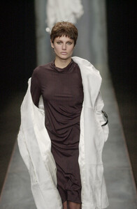 Marcel Marongiu 2001 Women RTW 88.jpg