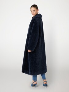 MeikaW - Guess - Faux fur coat-4 (2)_W3BL86WF2C2-G77G-ALT2.jpg