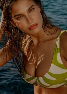 MelitaS - PoolsidePar - MareCropTopD2.jpg