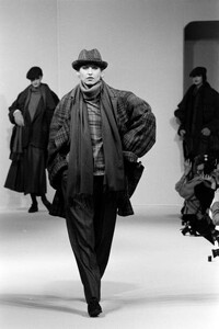 NitaSalov-Cerruti-FW-1984-85 (4).jpg