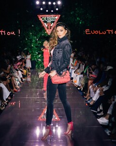 OriolaM - 2019-05-19_1440x1800 (GuessShowMay'19)_09.jpg