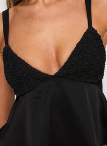 ParisG - PrPolly - Long Way Down Cami Top Black-8 - 5-Model-Paris-Us2.jpg