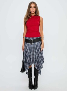 ParisG - PrPolly - Solani Top Red-8 - 6-Model-Paris-Us2.jpg