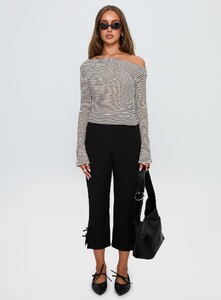 ParisG - PrPolly - Synergies Long Sleeve Top Brown _ White Stri-7 - 6-Model-Paris-Us2.jpg