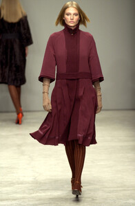 Prada 2001 Women RTW 130.jpg