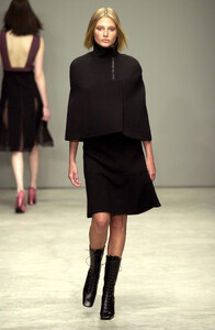 Prada 2001 Women RTW 43.jpg