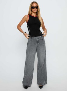 SG - PrPolly - Alyna Zip Through Knit Top Black-8 - 2-Model-Shelby-Us2.jpg