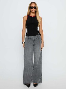 SG - PrPolly - Alyna Zip Through Knit Top Black-8 - 6-Model-Shelby-Us2.jpg