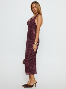 SG - PrPolly - Datari Dress Tonal Paisley Plum-6 - 3-Model-Shelby-Us2.jpg