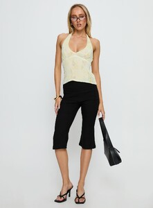 SG - PrPolly - Dymond Halter Top Yellow Floral-8 - 2-Model-Shelby-Us2.jpg