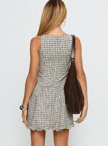SG - PrPolly - Isidra Drop Waist Playsuit Grey Check-6 - 4-Model-Shelby-Us2.jpg