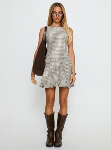 SG - PrPolly - Isidra Drop Waist Playsuit Grey Check-6 - 6-Model-Shelby-Us2.jpg