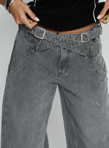 SG - PrPolly - Mckinley Mid Rise Wide Leg Jeans Washed Grey-8 - 5-Model-Shelby-Us2.jpg