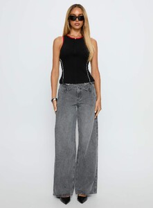 SG - PrPolly - Mckinley Mid Rise Wide Leg Jeans Washed Grey-8 - 6-Model-Shelby-Us2.jpg