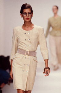 SJanes-Cerruti 1881 (Nino Cerruti) Spring 1989 - Ph.Victor Virgile (1).jpg