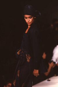 SJanes-Cerruti 1881 (Nino Cerruti) Spring 1989 - Ph.Victor Virgile (2).jpg