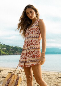 Saskia - PoolsidePar - SamoaVButtonUpDress2.jpg