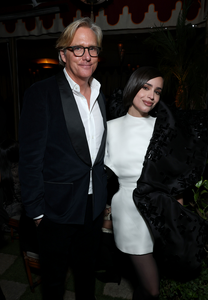 Screenshot 2025-12-21 at 17-09-18 Sofia Carson _ София Карсон.png