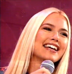 TELEFE VALERIA MAZZA ROSARIO SANTA FE SAN ISIDRO BUENOS AIRES GOLD SILVER.jpg