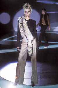 Valentino 2001 Women RTW 39.jpg