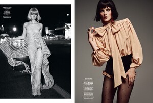 Vogue Greece 12-2025_2.jpg