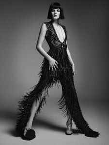 Vogue Greece 12-2025_21.jpg