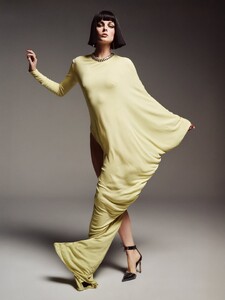 Vogue Greece 12-2025_9.jpg