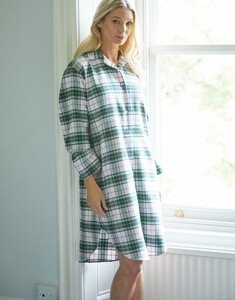 W_Nightshirt_Burnet_Rose_Tartan_JULY2511017-1860px_540x.jpg