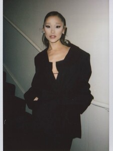arianagrande-20251204_201522-2113864959.jpg