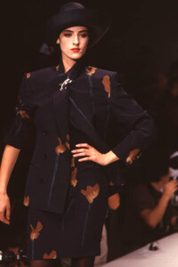 danyaf-Cerruti 1881 (Nino Cerruti) Spring 1989 - Ph.Victor Virgile.jpg