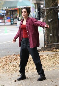 emmy-rossum-filming-furious-in-nyc-november-2025-1.jpg
