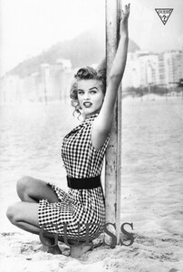 eva herzigova guess resolution_ 1893x1280.jpg