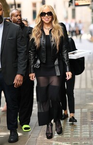 mariah-carey-unveils-all-black-moody-look-in-london-2.jpg