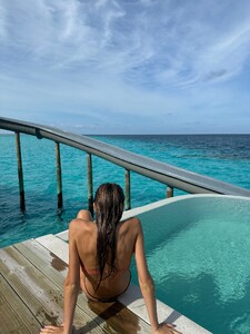 myrkiajade_3731342968768059409's2025-9-28-11.27.731 story.jpg