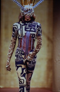 rifat-ozbek-ss-92 (1).jpg