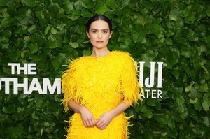 zoey-deutch-at-gotham-awards-2025-in-yellow-feathered-prada-gown-7.jpg