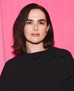 zoey-deutch-at-nouvelle-vague-screening-in-los-angeles-6.jpg
