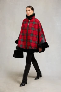 16GoldLabelChilternCape_RedTartan_225COTW055814_251001_AW25Ecom_AJ_27706_5_ddcfd8eb-0ebd-43c3-8401-6ffc372d208b.webp