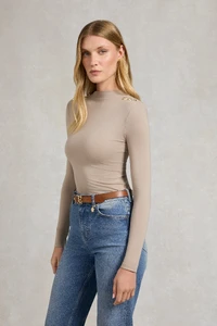 19HarperLongSleeveTop_Taupe_225MTOP007925_250710_AW25EcomAJ_19138_2_2_1.webp