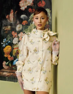 2-ARIANA-GRANDE-voguejapan.webp