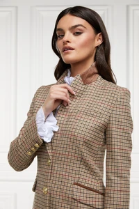 2023-05-10_AW23_Ecomm82790_Look19-HighgroveCoat_CharltonTweed__3.webp
