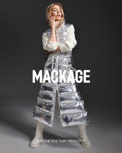 [2024.12.30] mackage_471918372_2374775879566598_6731344120144463112_n.jpg
