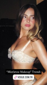 [2025.12.08] addisonrae-vogueturkiye_3783116504255285790.jpg