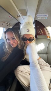 [2026.01.03] livvydunne_3802020813110116125.jpg