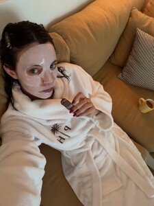 [2026.01.03] sadienewman_610779402_18548893942021659_965116713291421124_n.jpg